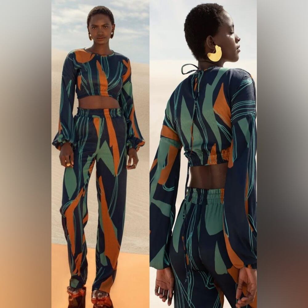 DIARRABLU Sarai Costa
Print Blouson Sleeve Crop Top
